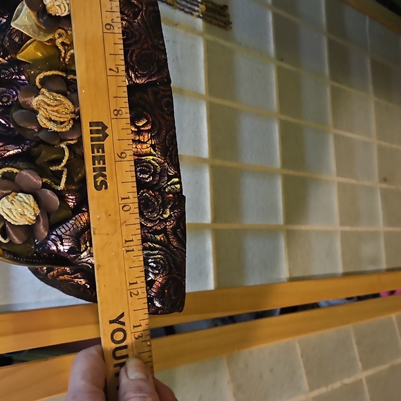 Floral Embellished Black and Gold Women's Bag Chin Strap 46in - Picture 7 of 8